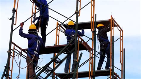 drop test tied off to scaffolding|fall protection for scaffolding bay.